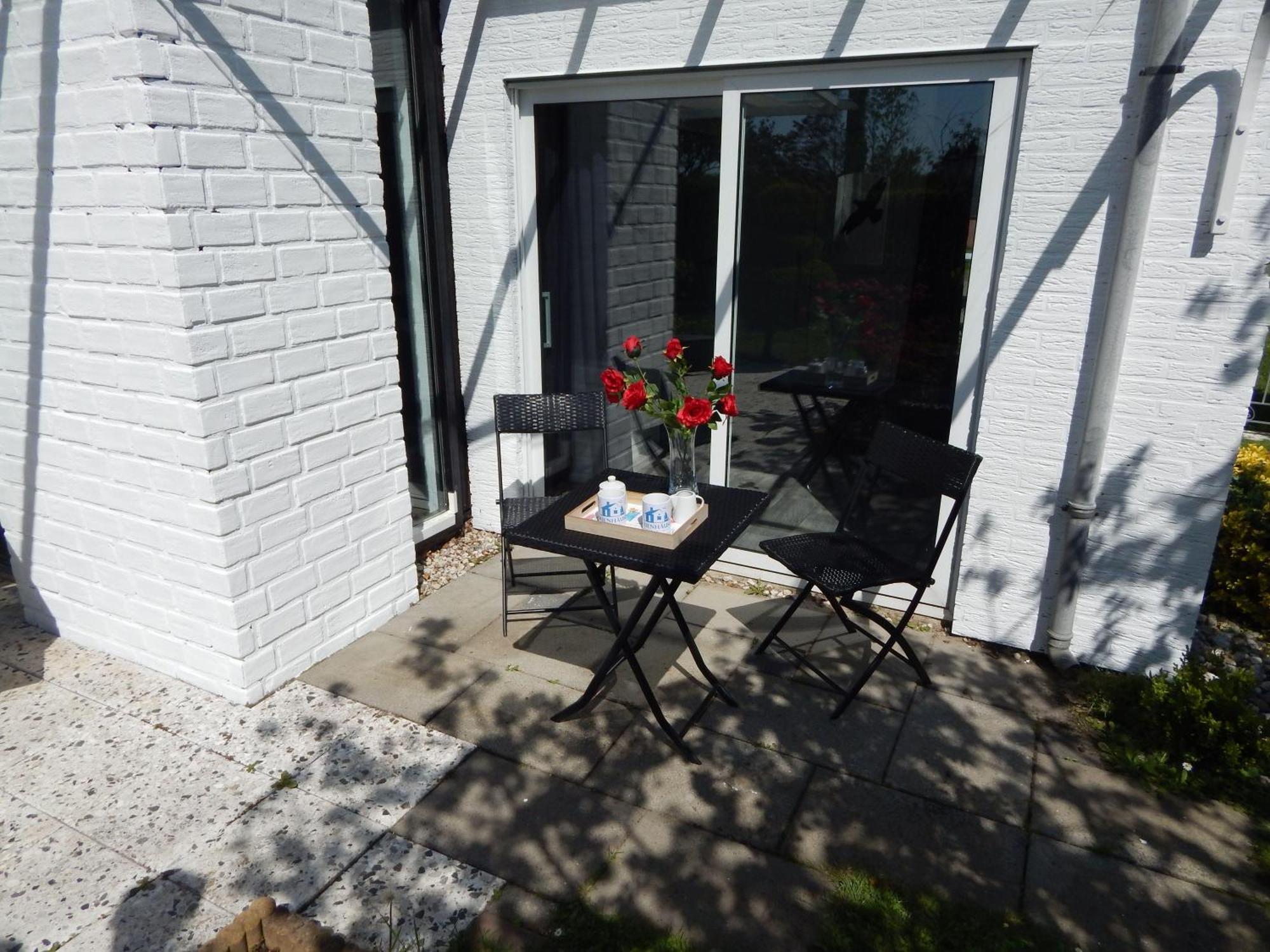 Wunderschoenes-freihstehendes-Ferienhaus-an-der-See-Sauna-Strand-Yachthafen-WLAN Bruinisse Exterior foto