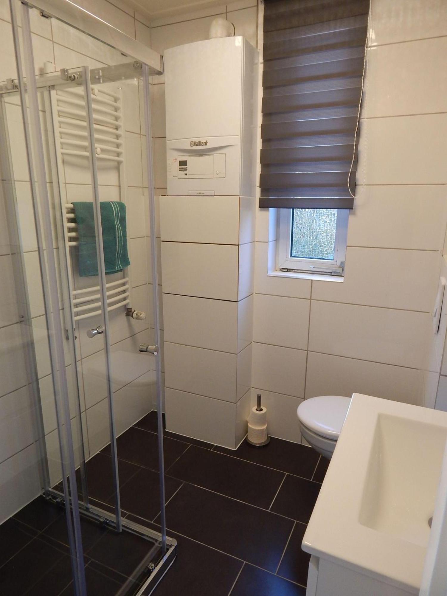 Wunderschoenes-freihstehendes-Ferienhaus-an-der-See-Sauna-Strand-Yachthafen-WLAN Bruinisse Exterior foto